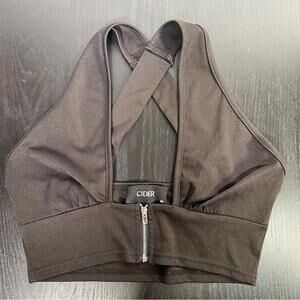 Cider Black Sports Bra with V-Neck and Zipper